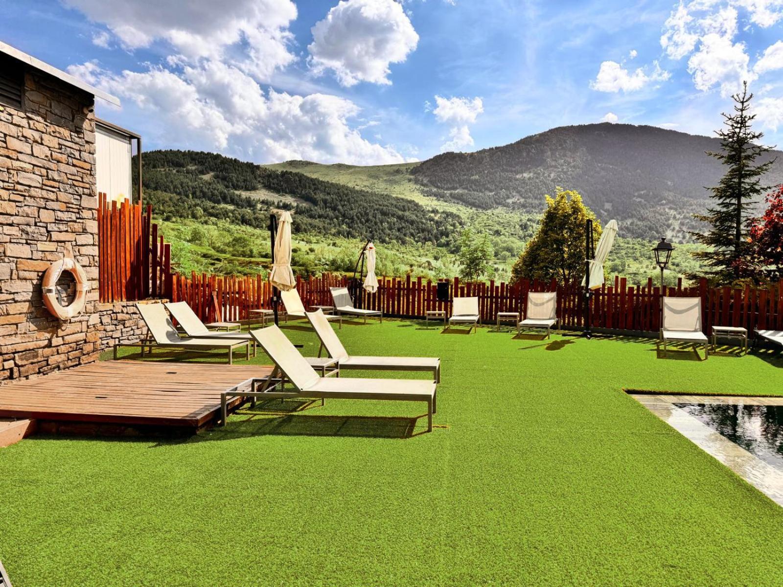 Aparthotel Siente Boi & Spa Pla de l'Ermita Exterior photo